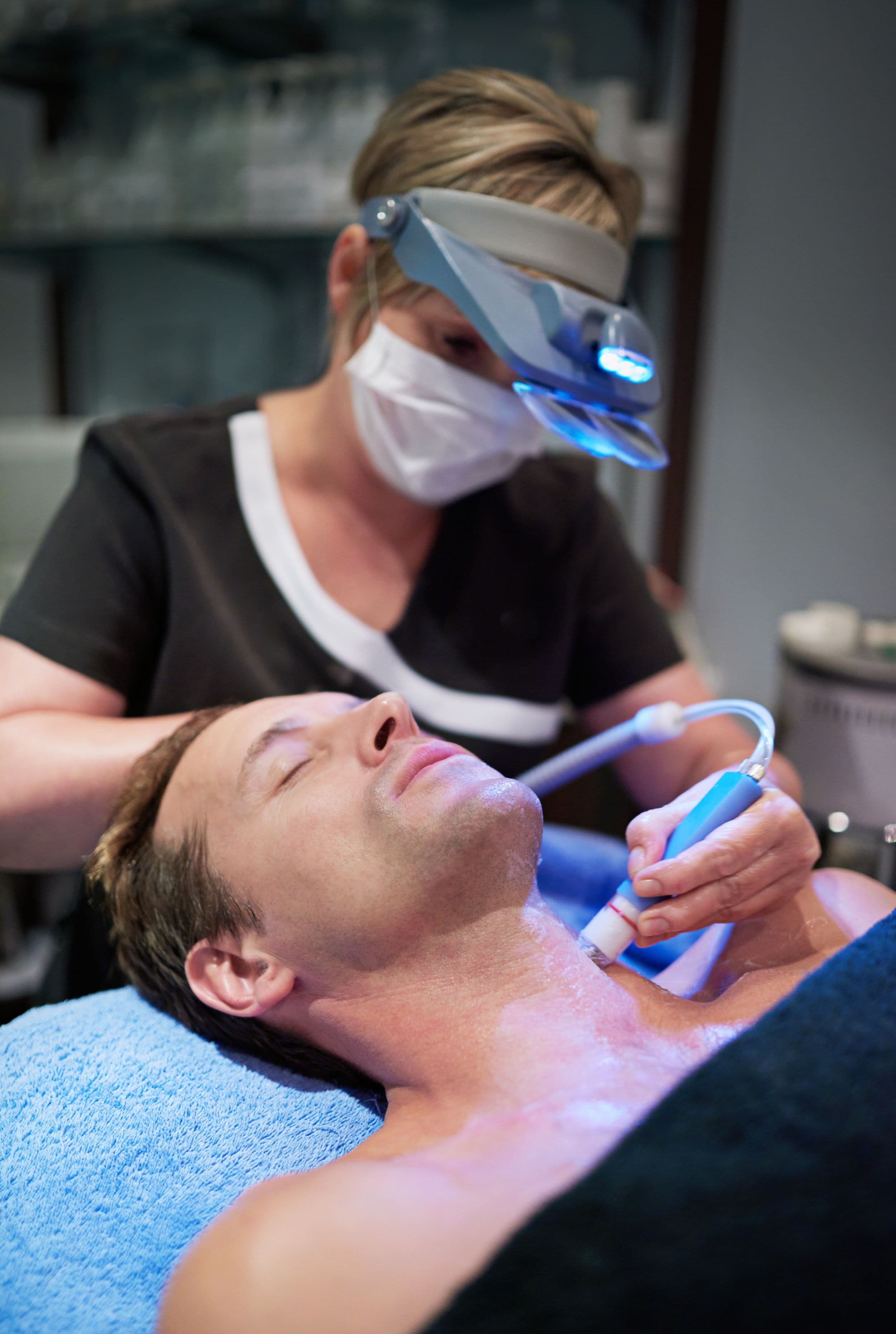 The Benefits of Neck Laser Hair Removal bigger image